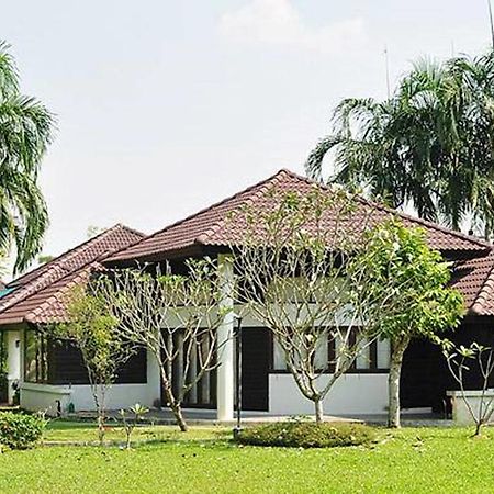 Pattaya Country Club & Resort Ban Pong  Exteriör bild