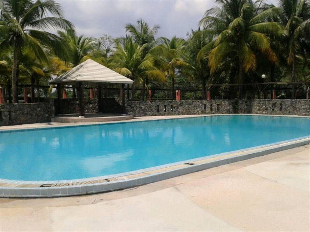 Pattaya Country Club & Resort Ban Pong  Exteriör bild
