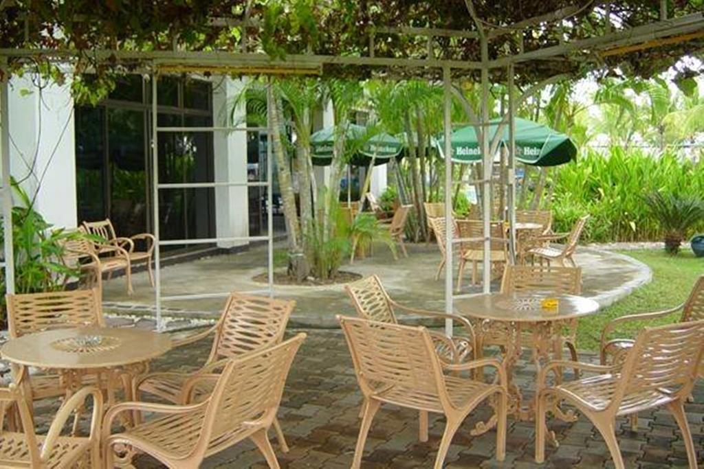 Pattaya Country Club & Resort Ban Pong  Exteriör bild